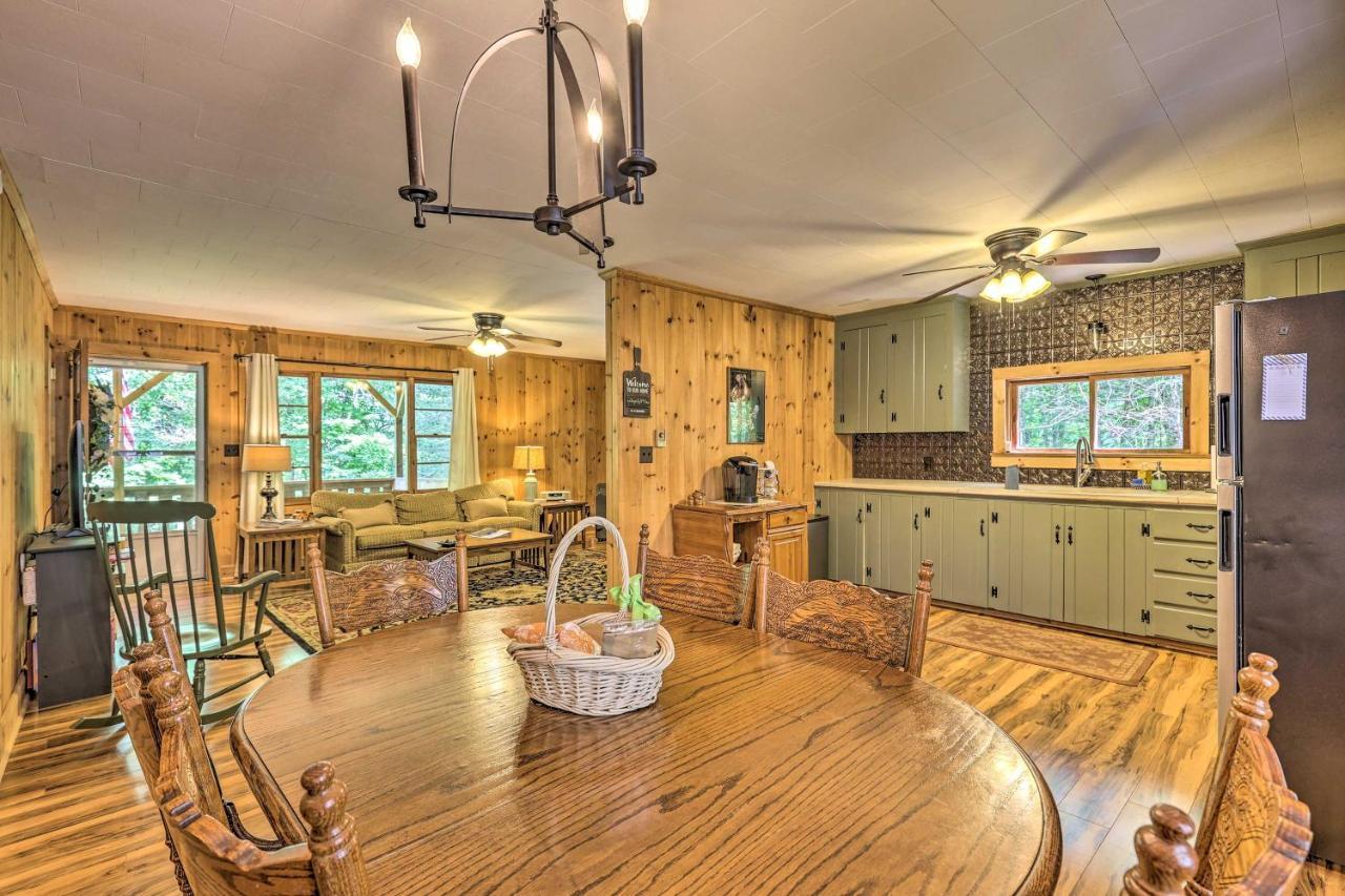 Peaceful Roaring Gap Retreat With Fire Pit And Patio! Βίλα Εξωτερικό φωτογραφία
